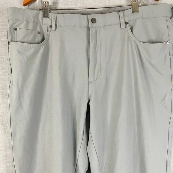 Men's Greg Norman Shark Straight Leg Chino Golf Pants  Regular Fit in Gray 40/32 - Picture 4 of 8